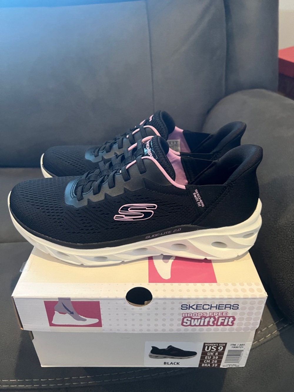 Skechers Women's Black & Pink Glide-Lite Athletic Sneakers